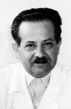 1976 г. - 1977 г. - Научен институт по педиатрия